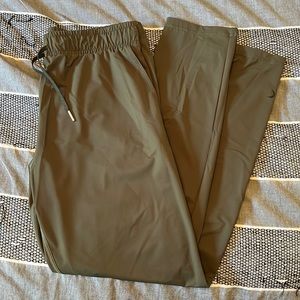 Zyia olive everywhere pants